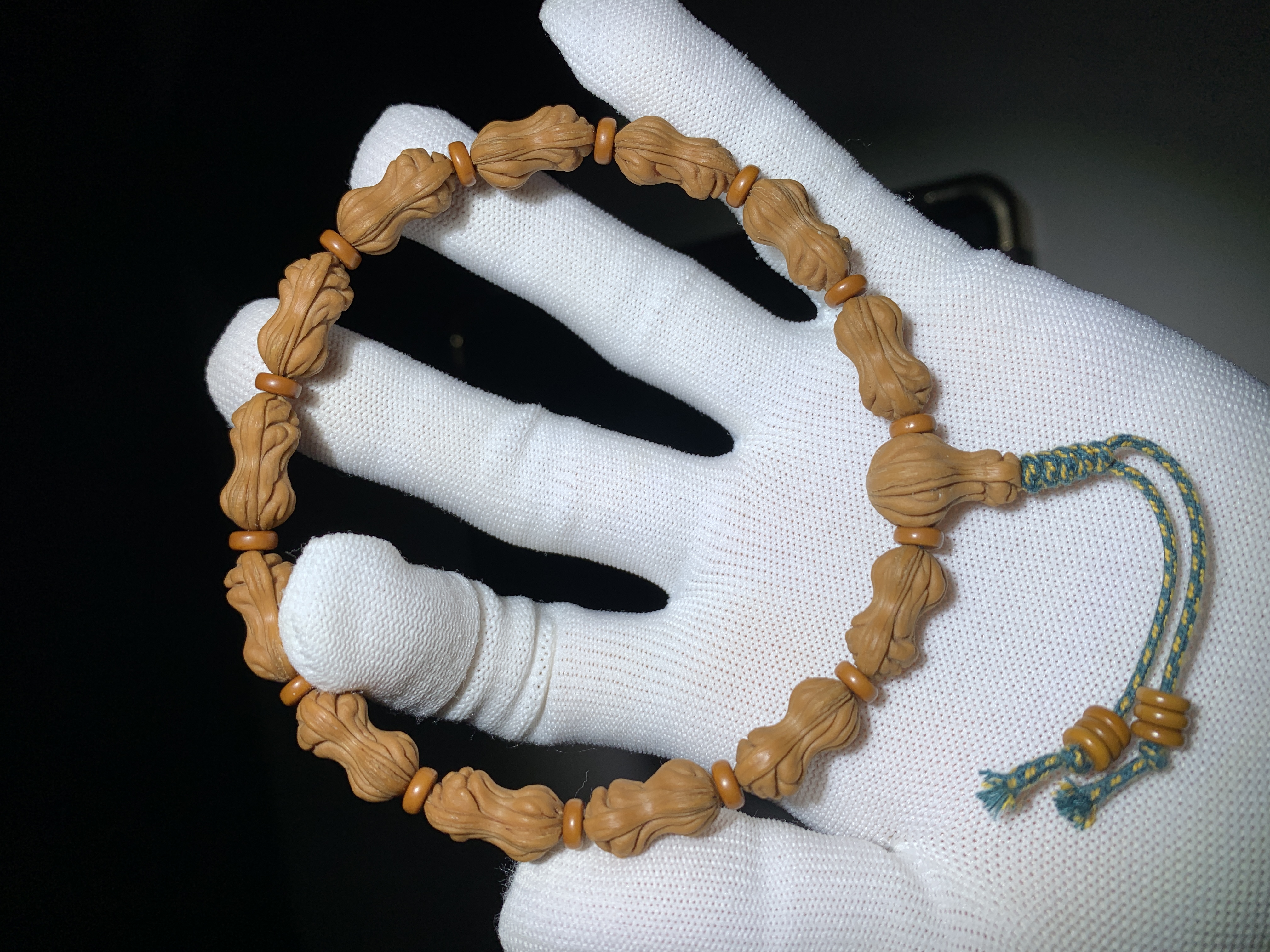 秦岭野生异形桃核手串手持 葫芦花生白菜【原皮原色】