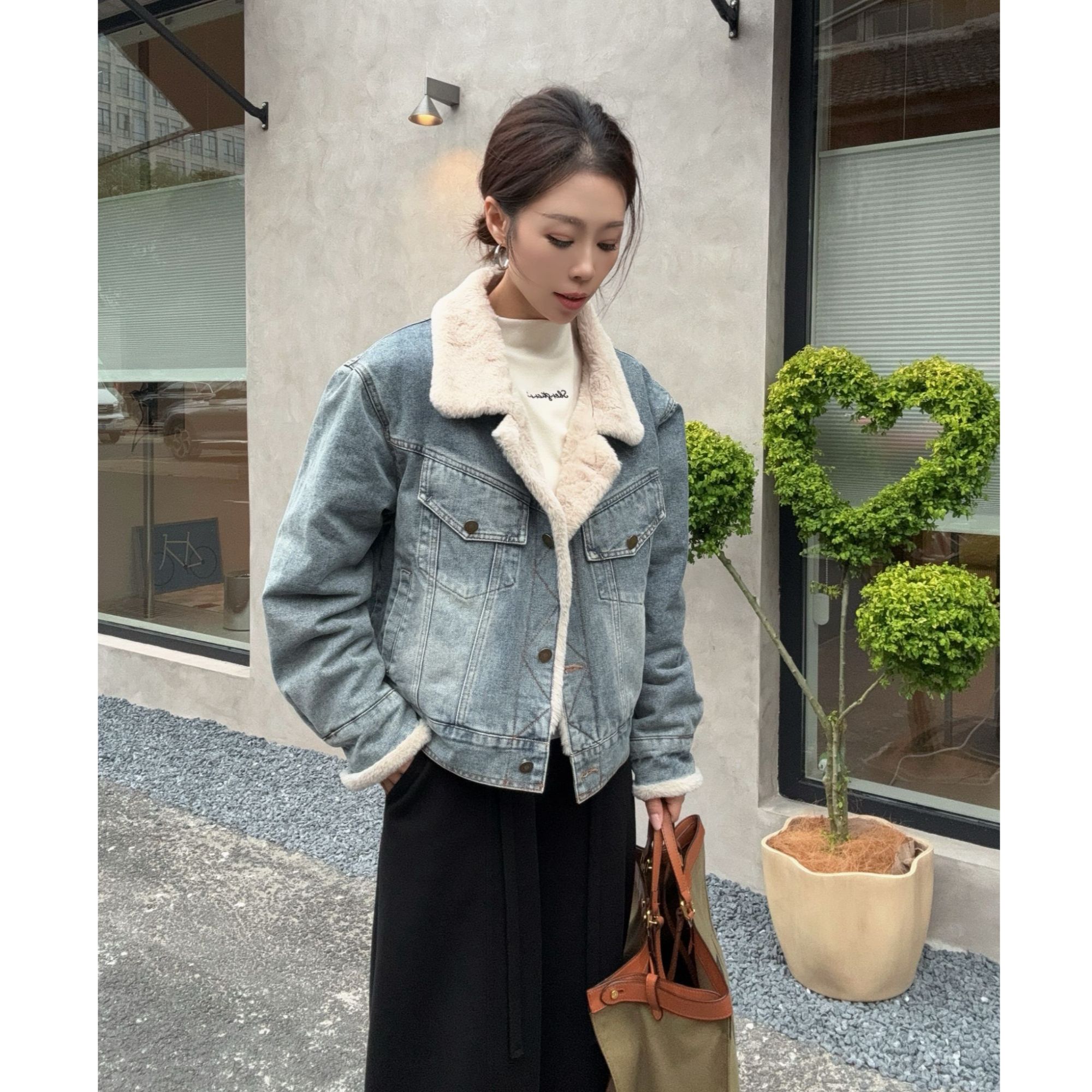 牛仔外套女冬加绒加厚新款2025蓝色复古秋冬短款小个子气质高级感