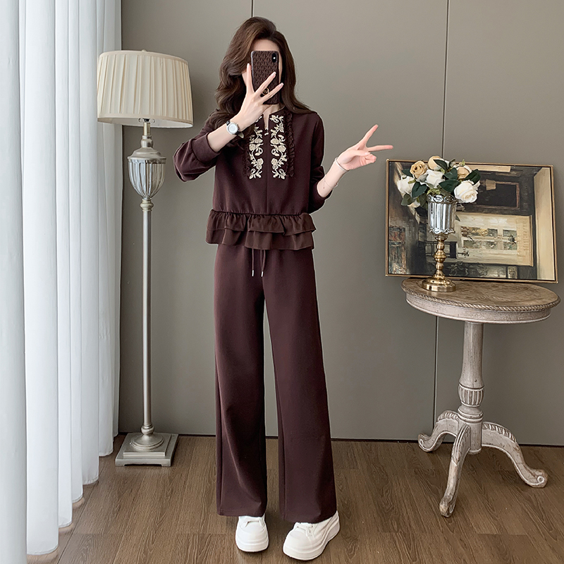 2025流行气质休闲显瘦套装女高级感洋气减龄卫衣阔腿裤穿搭一整套