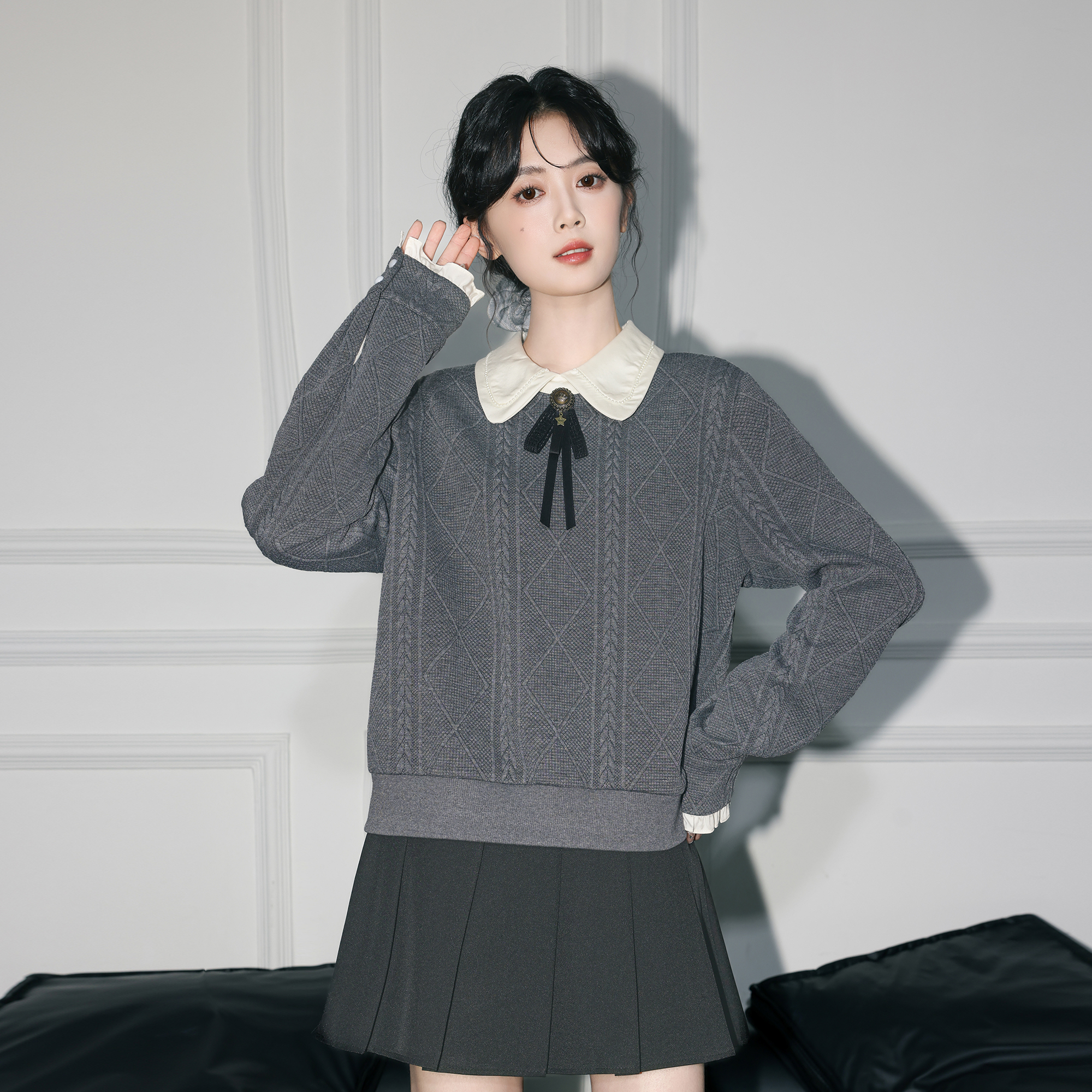 灰色娃娃领毛衣女秋季2025春秋新款复古学院风麻花针织衫外穿上衣