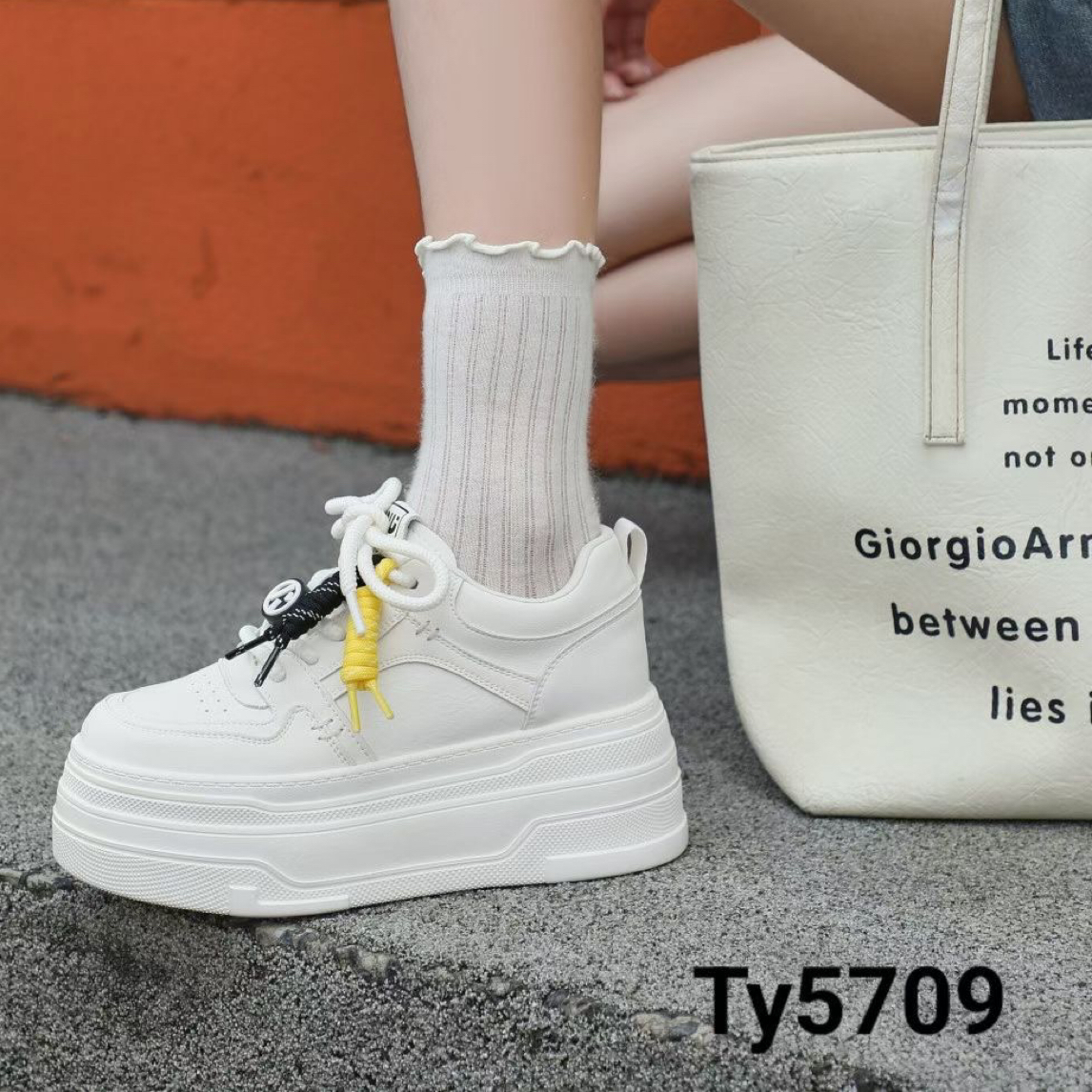 真皮小白鞋女2025秋季新款厚底小个子增高女鞋百搭松糕底轻便板鞋