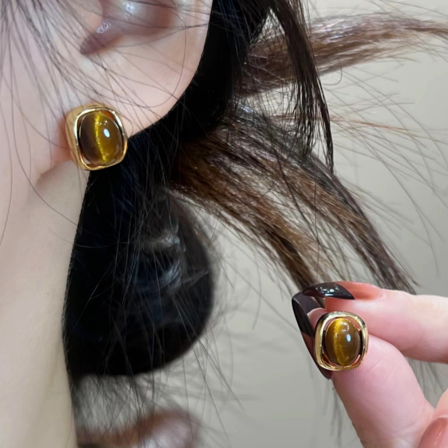 美拉德几何耳钉女2025新款爆款高级感耳环精致时尚百搭巨好看耳饰