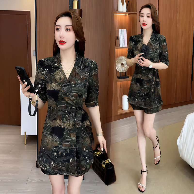 小个子时尚气质拼接套装女2026年夏季新款遮肉显瘦短裤上衣两件套