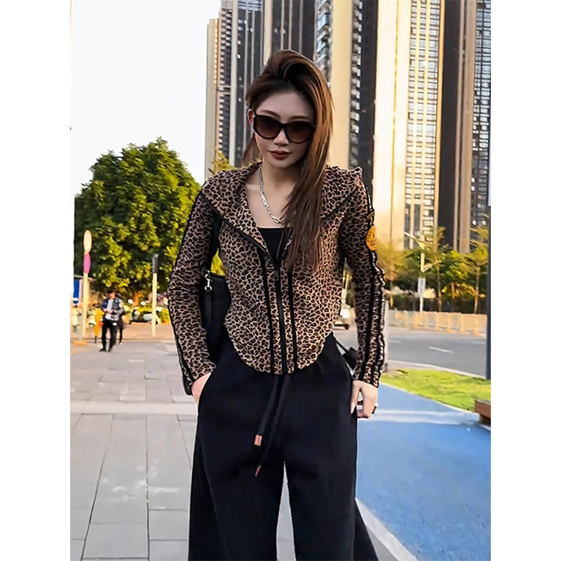 潮流气质新款豹纹连帽短款卫衣女时尚洋气百搭修身显瘦拉链外套潮
