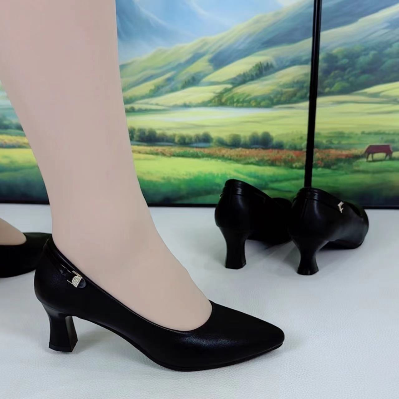 新款4厘米简约时尚舒适细跟女士单鞋高跟百搭工作鞋软底软面气质