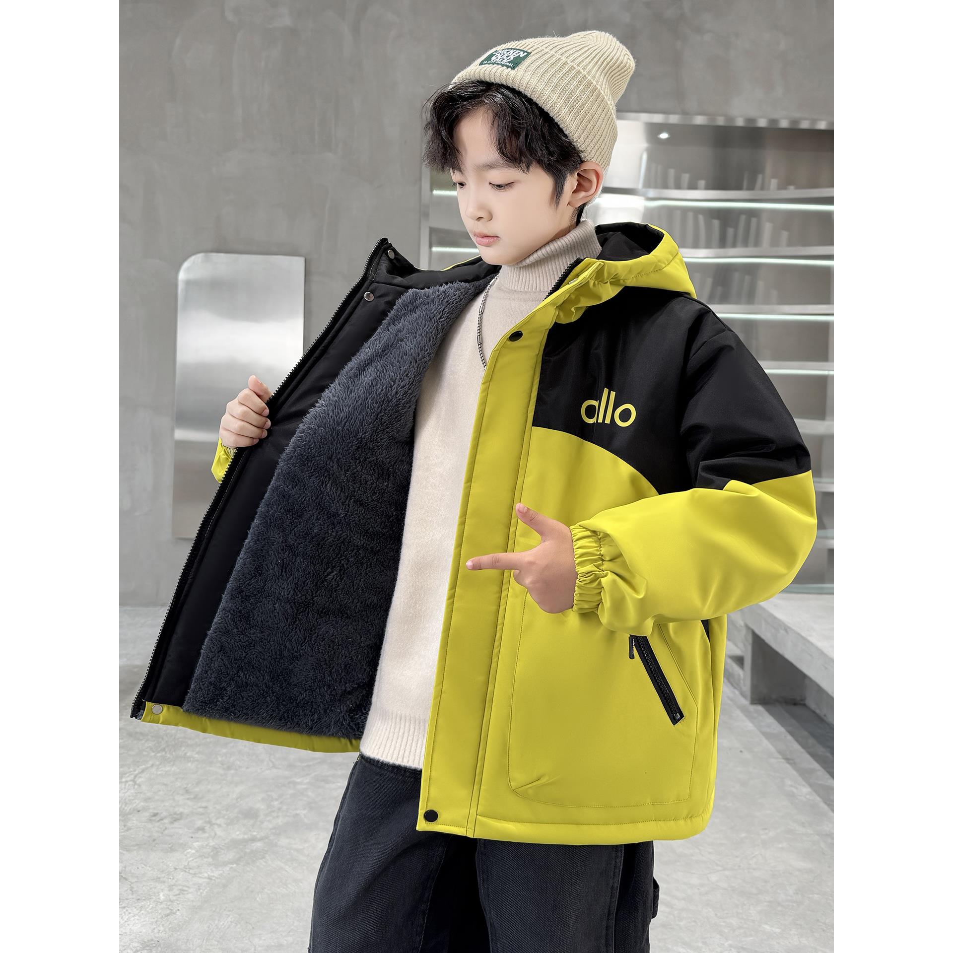 儿童装男童加绒外套2025新款秋冬款大童冬季冲锋衣加厚男孩派克服