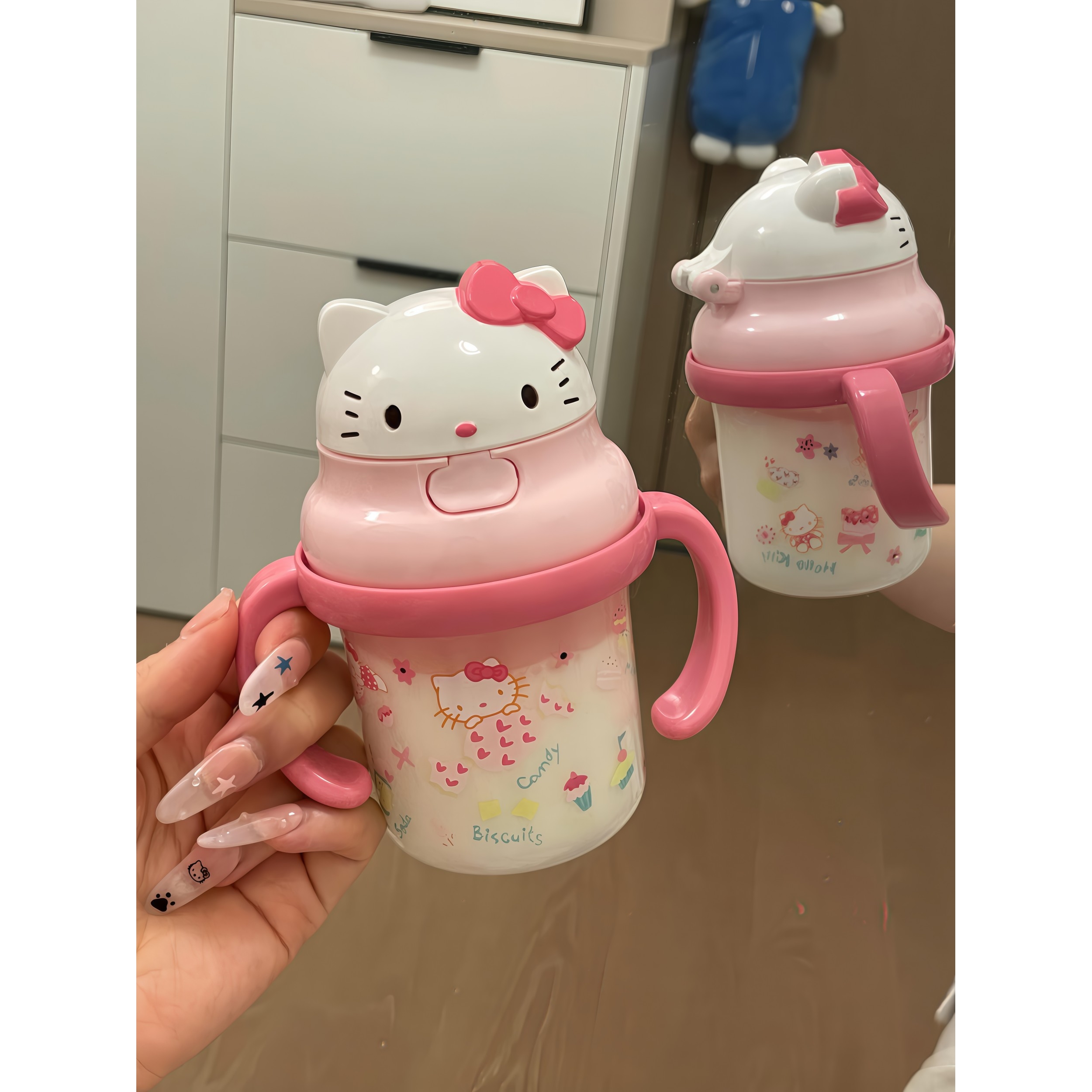 hellokitty水杯奶瓶双手柄大容量吸管杯送女朋友可爱喝水杯kkv