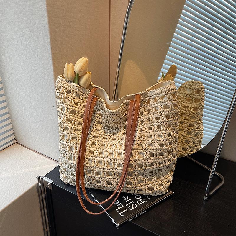 沙滩度假包包女式2025新款流行手工编织单肩包大容量托特包草编包