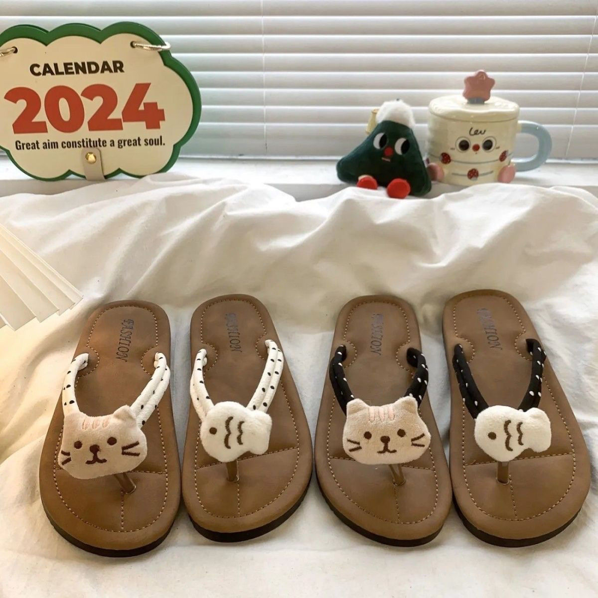 卡通人字拖女外穿新款夹趾海边凉拖休闲防滑沙滩度假夏季春夏平底