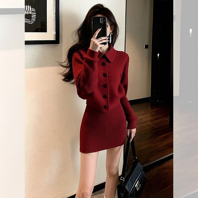 秋冬季搭配炸街一整套女装穿搭韩系红色针织开衫毛衣半身裙两件套