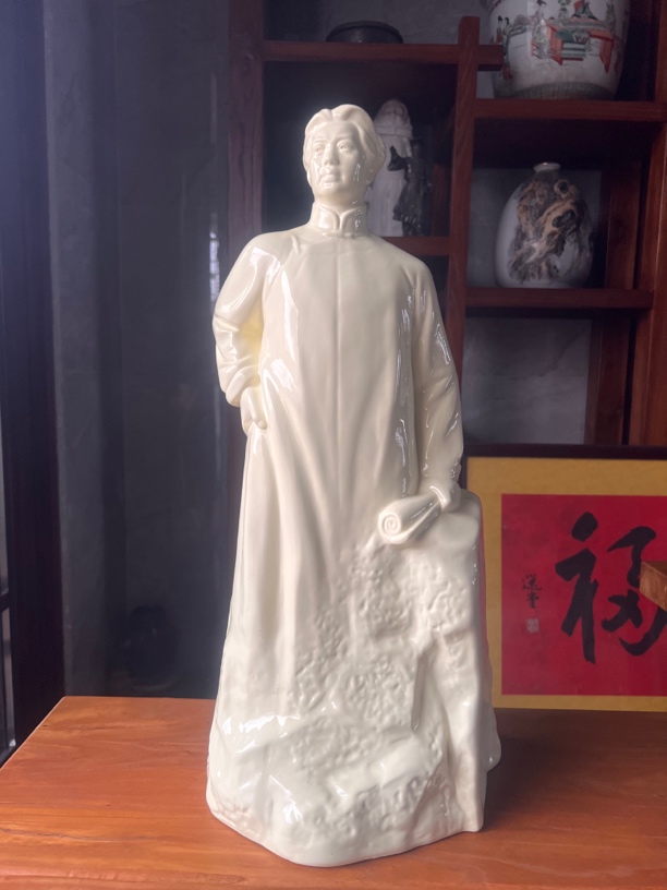 问苍茫大地谁主沉浮青年毛主席瓷像55公分家居摆件