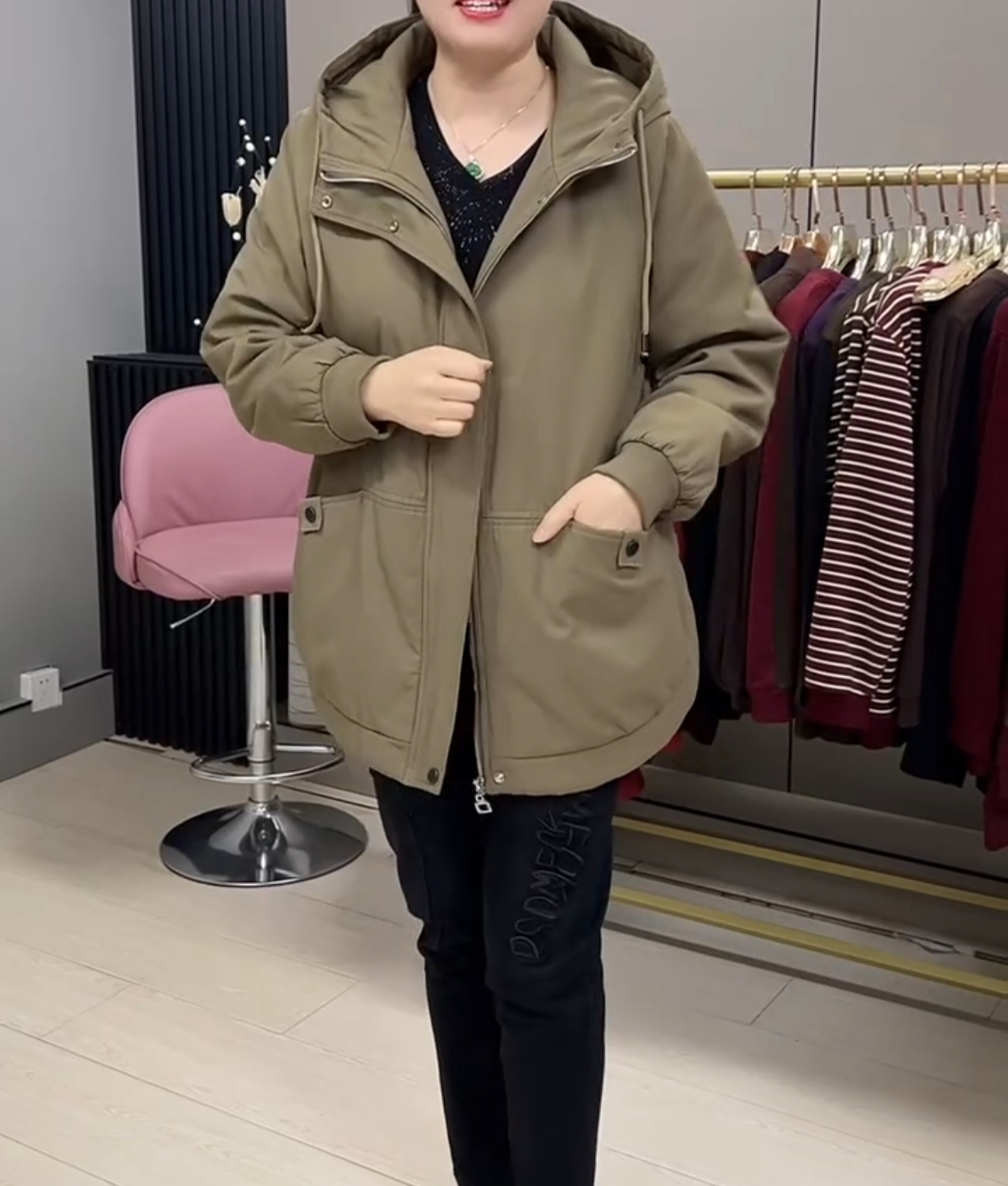 3111加绒加厚过冬纯色大码连帽百搭拉链棉服外套