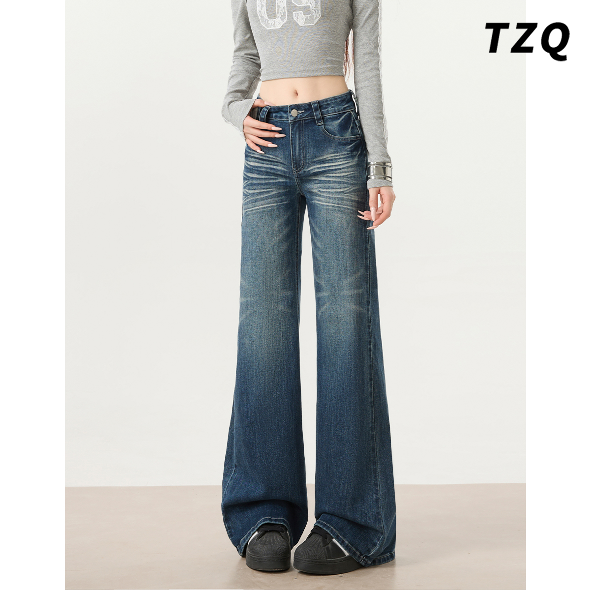 复古深蓝低腰微喇牛仔裤女秋新款宽松直筒垂感阔腿裤TZQ25100340