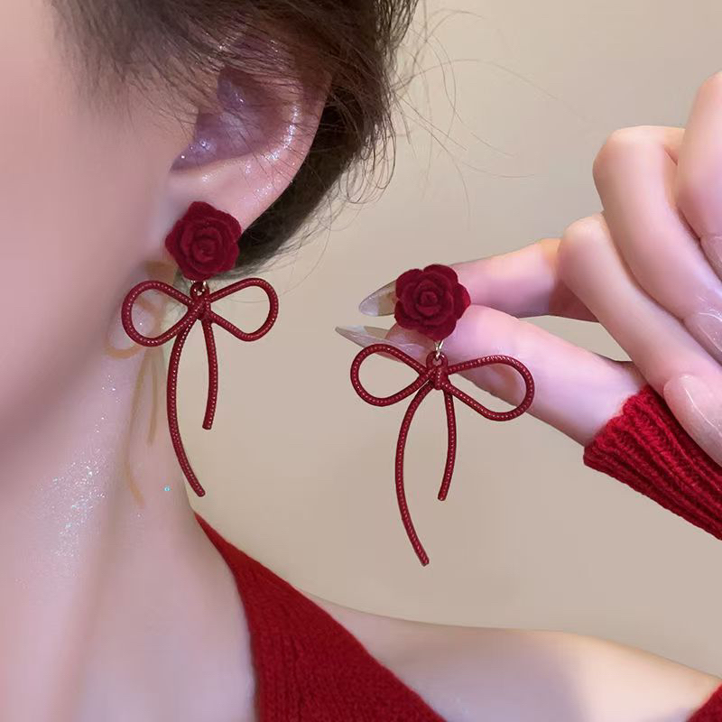 合金耳饰 丝绒玫瑰花朵蝴蝶结耳环小众设计显白时尚百搭秋冬耳饰