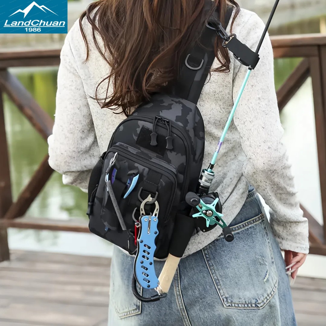 新款路亚包多功能斜挎包旅游登山防水胸包男女单肩可插鱼竿钓鱼包