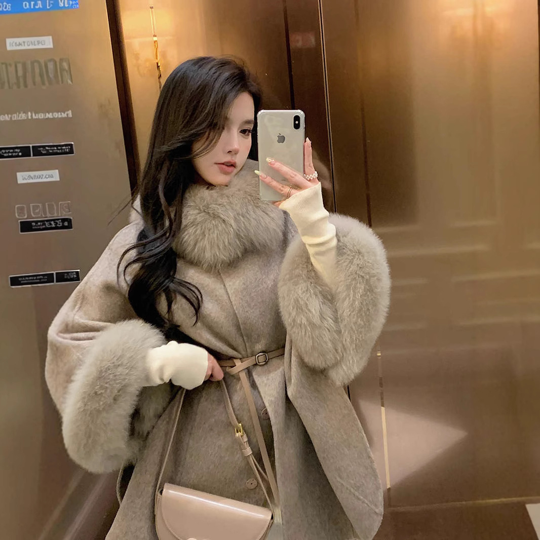 【留洋千金】2025秋冬新款狐狸毛领双面羊绒大衣羊毛呢斗篷披肩外套