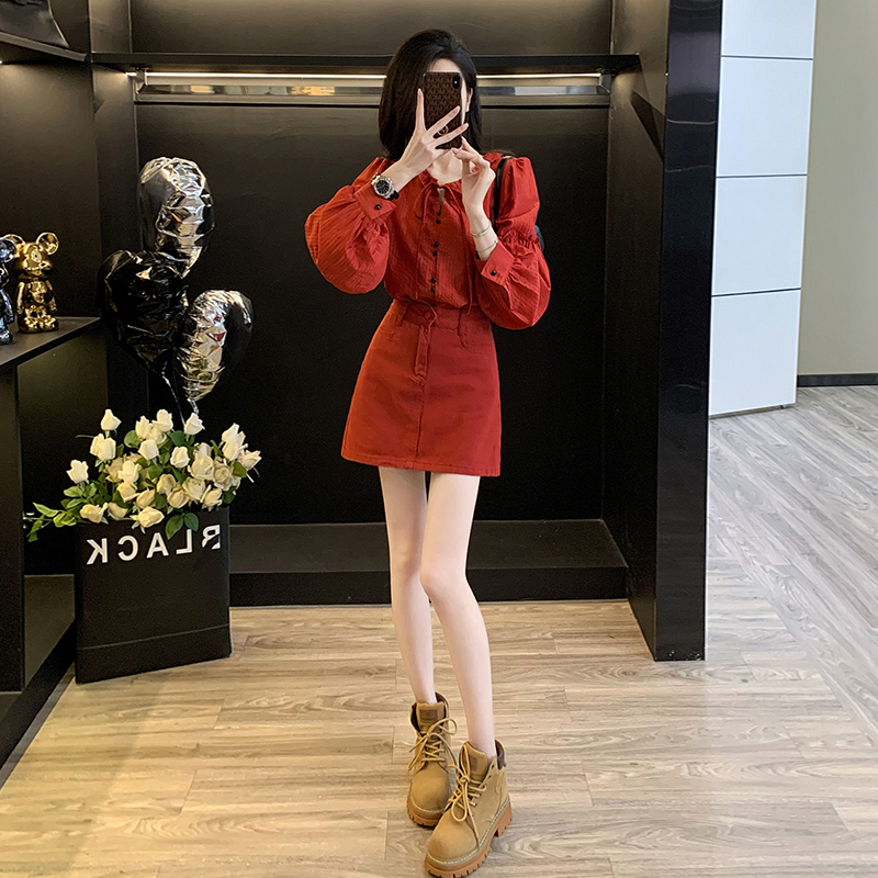 高级感时尚休闲套装女夏季宽松显白红色荷叶领上衣短裙两件套