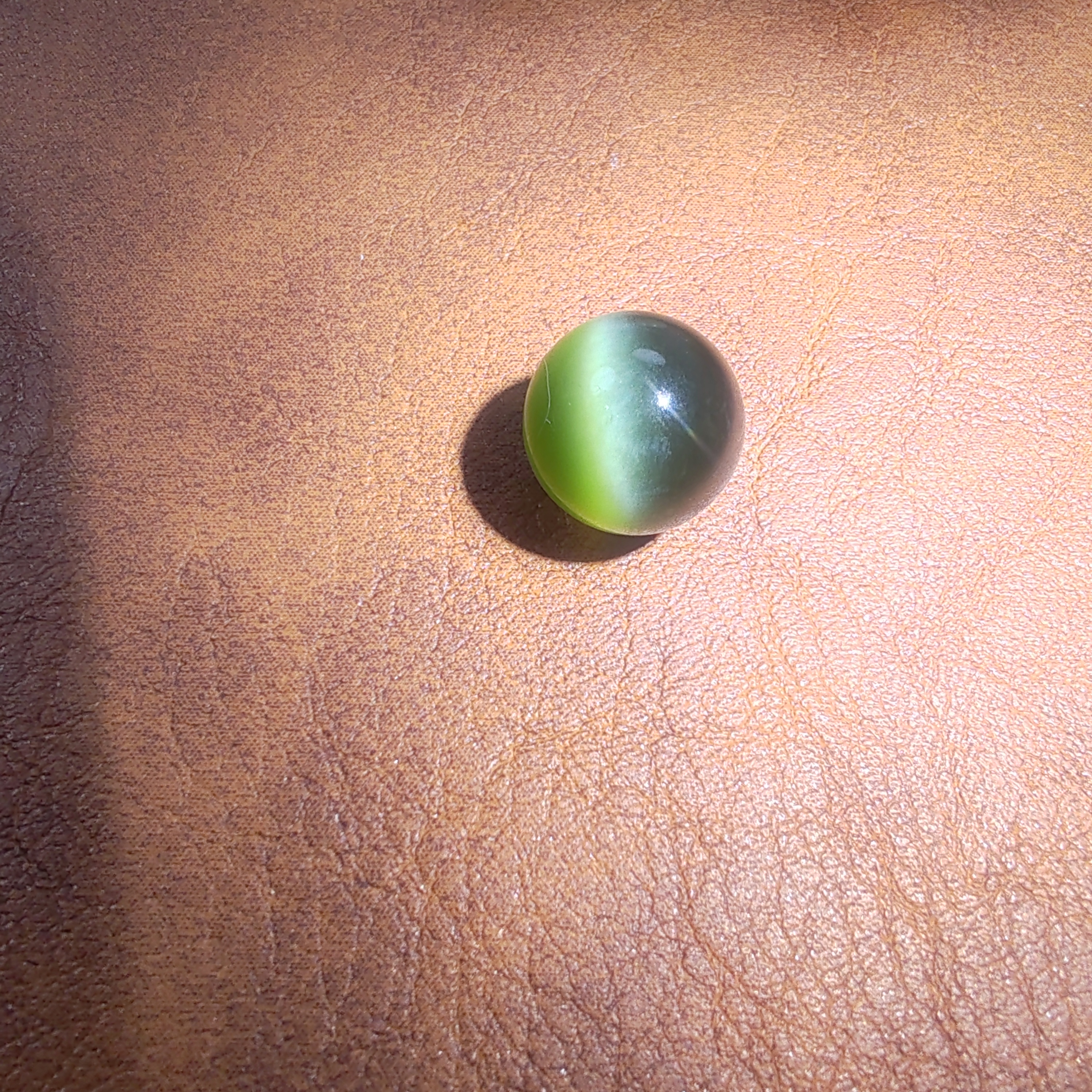 和田玉一线闪猫卡12毫米