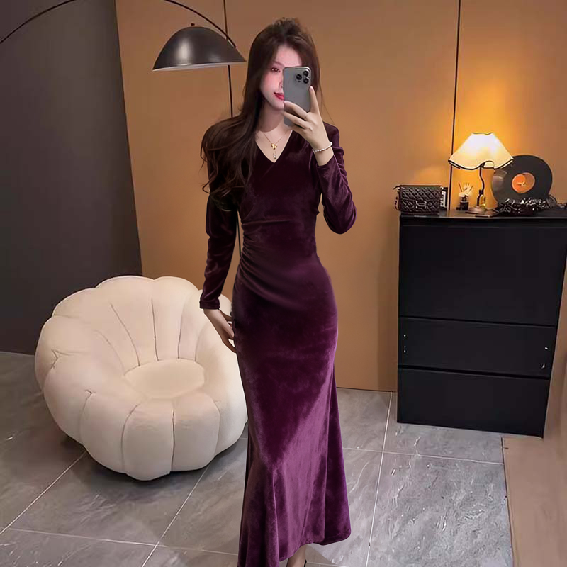 法式赫本风名媛气质丝绒连衣裙女春秋新款收腰显瘦长裙D4152