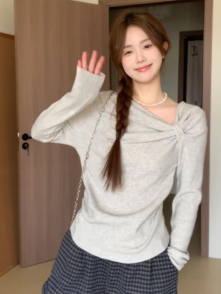 灰色一字肩荡领扭结长袖t恤女秋季设计感纯欲修身超好看打底上衣