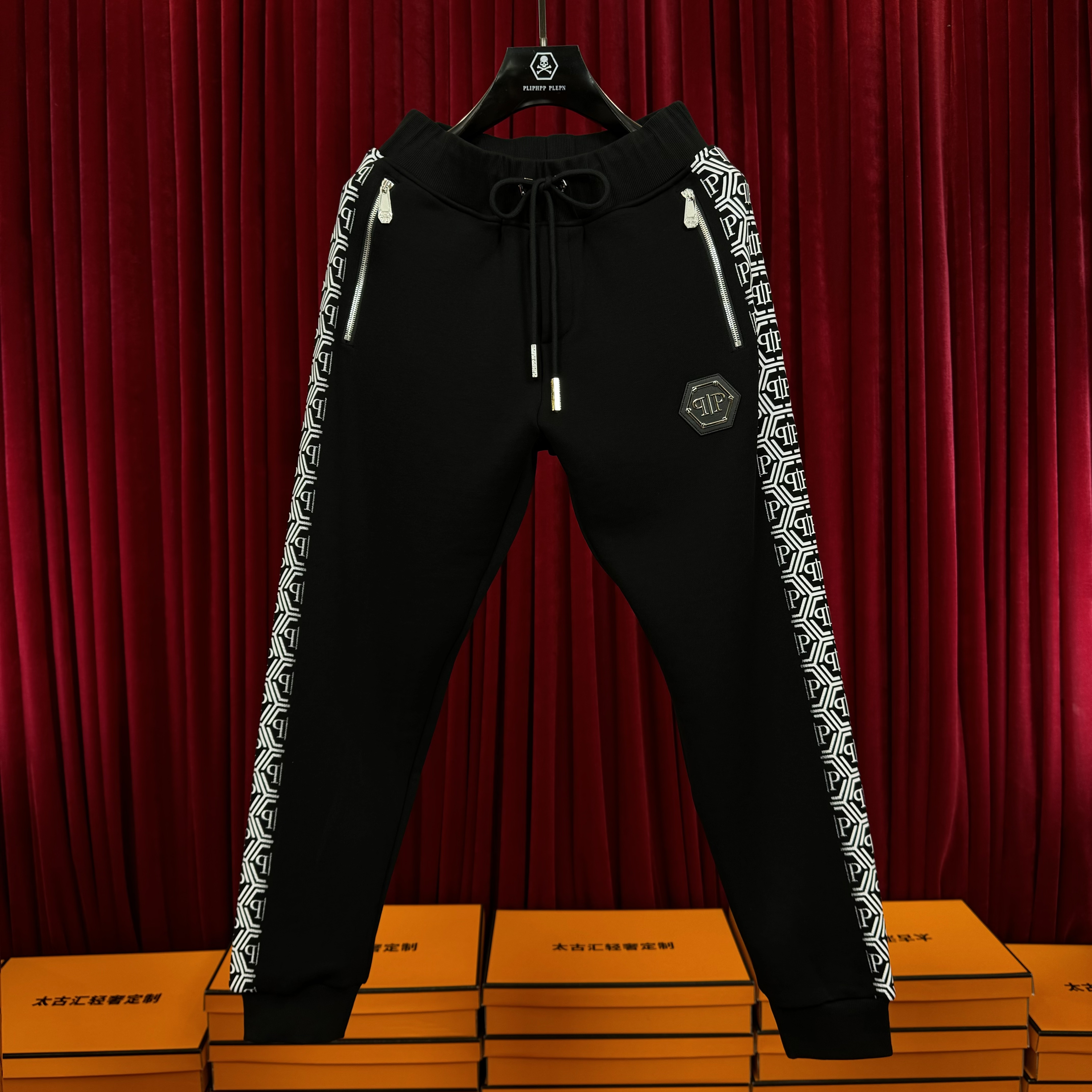 PLIPHPP PLEPN正品黑武双侧满印PP徽标拉链口袋高端男士卫裤K5537