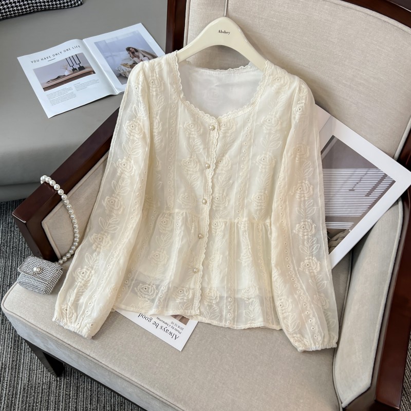 春季气质新款方领宽松长袖开衫上衣女绣花设计时尚法式玫瑰衬衫女