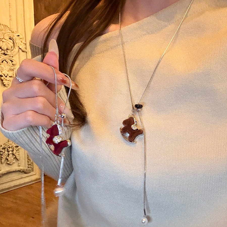 铜合金项链 本命年红色丝绒小马抽拉项链秋冬长款毛衣链新年配饰