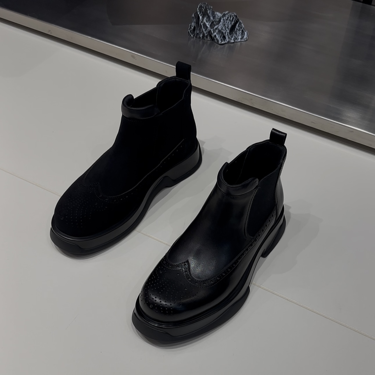 马丁靴冬季英伦风真皮男士短靴休闲风秋冬时尚厚底高帮百搭靴子