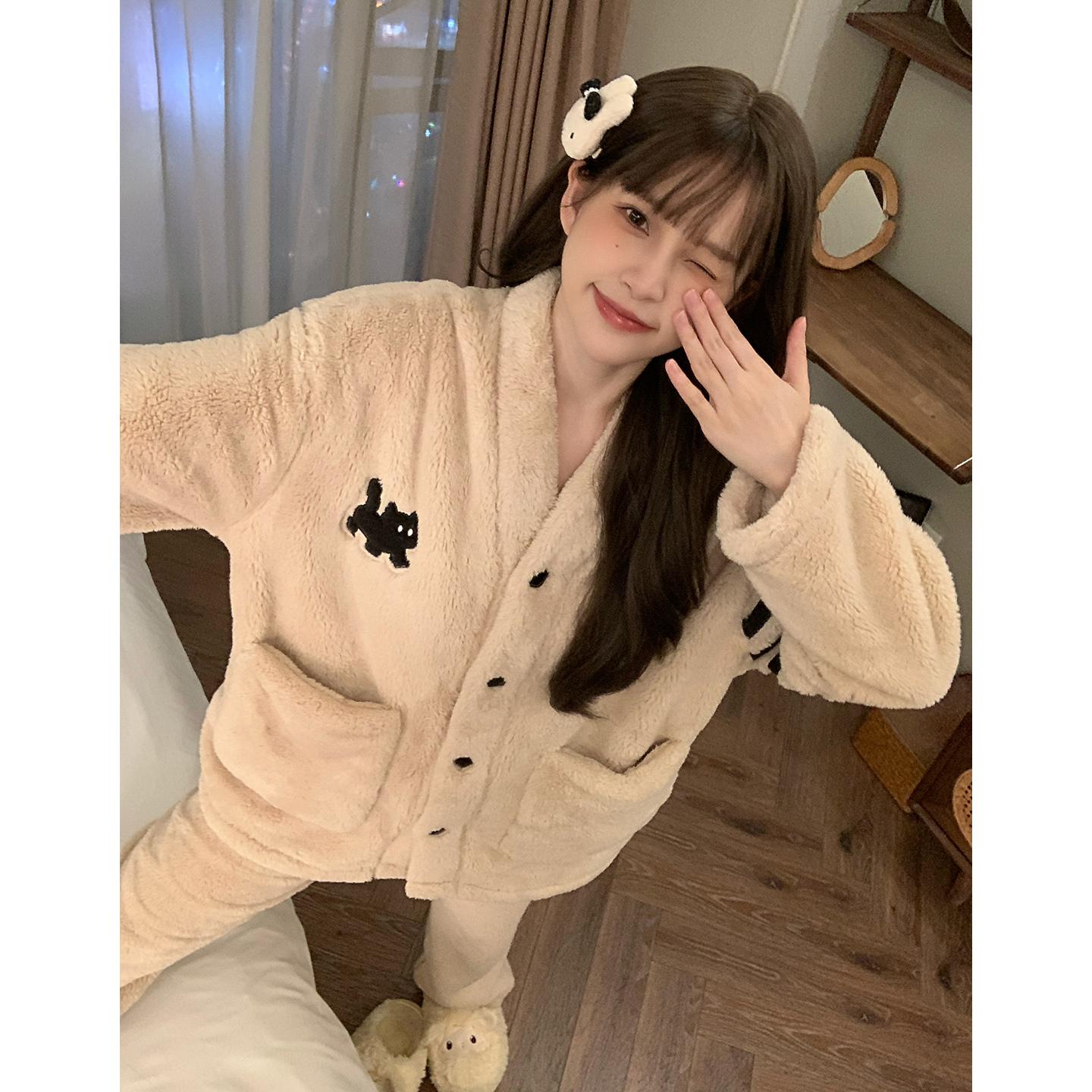 秋冬季睡衣女款爆款2025新款加绒加厚家居服法兰绒珊瑚绒保暖套装