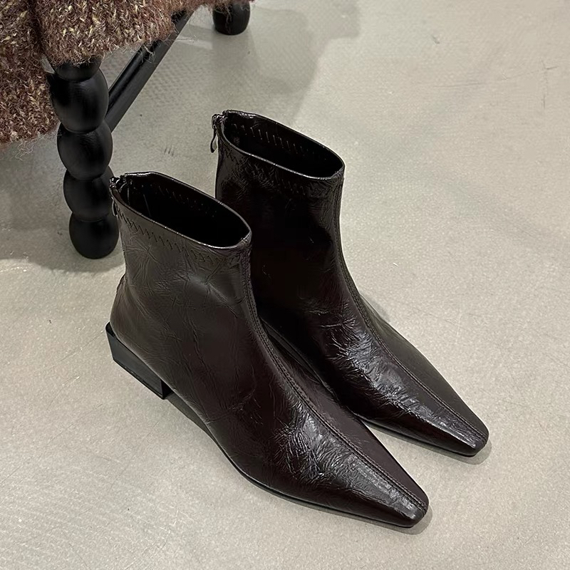 2025秋冬新款尖头粗跟后拉链时装靴复古百搭设计感小众气质马丁靴