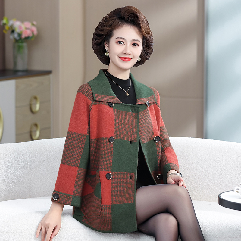 洋气妈妈春秋装短款外套高贵50岁老年人上衣套装中老年女针织开衫