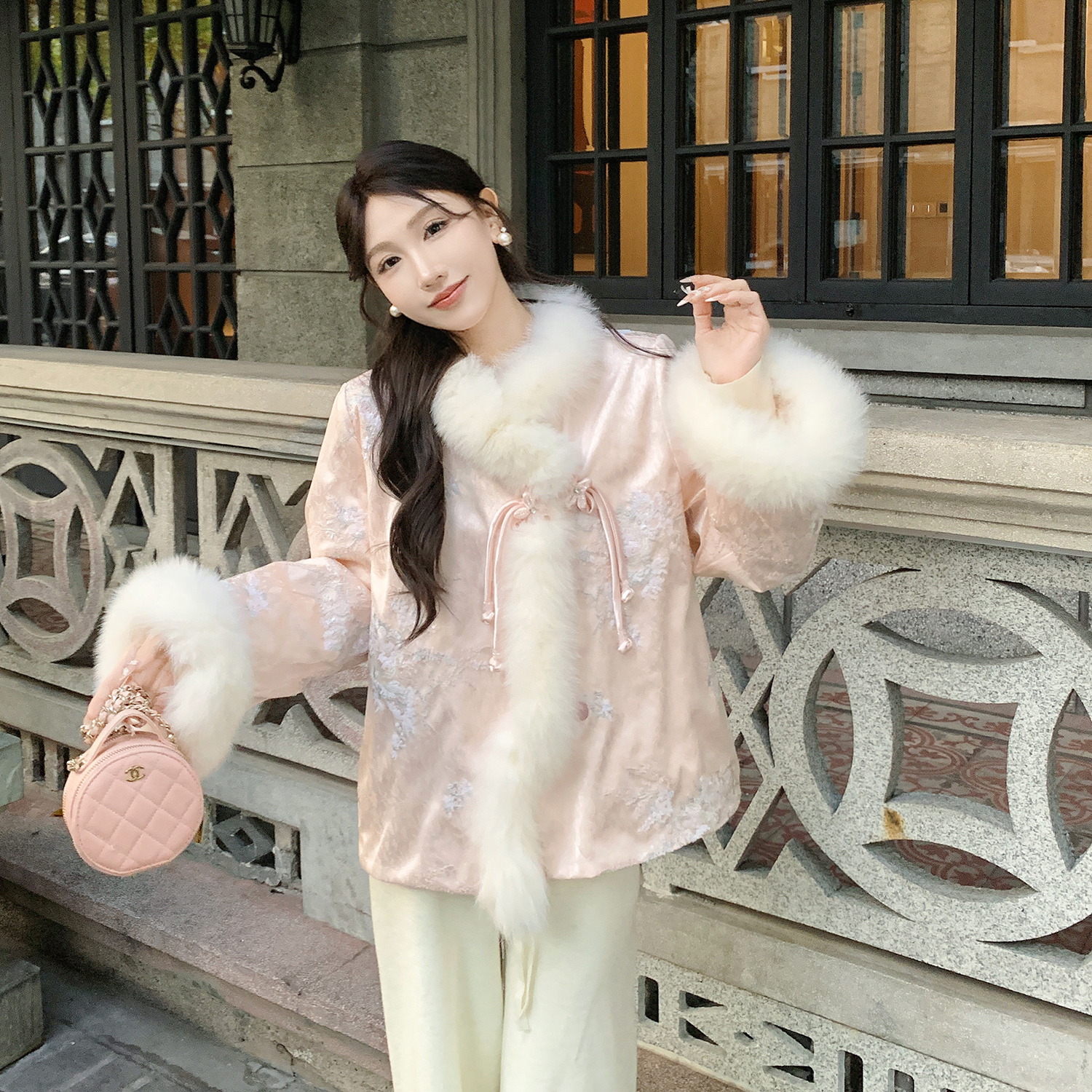 果果家 新中式中国风羽绒服2025刺绣冬季长袖外套复古女士气质