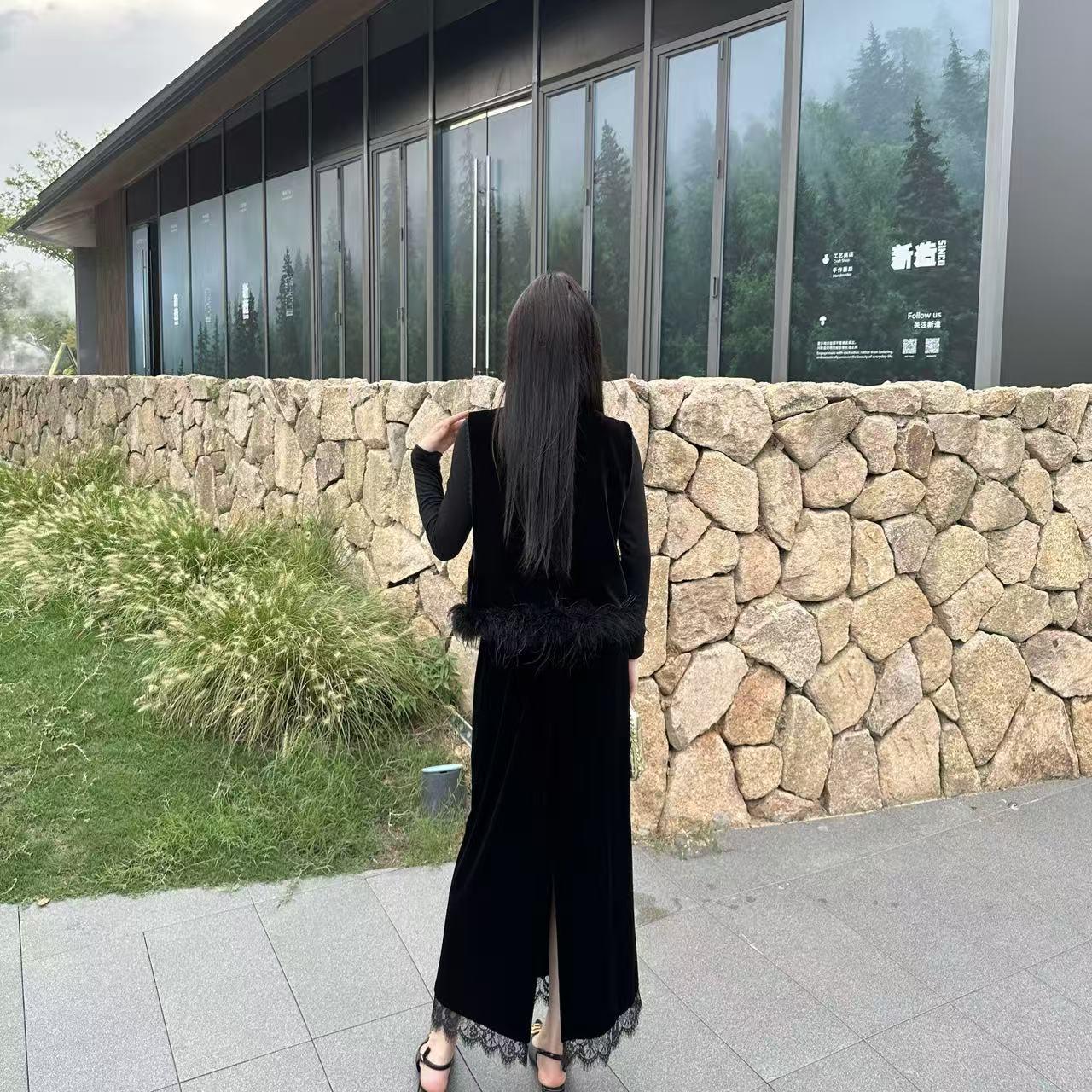 [猫七七同款]金丝绒拼接蕾丝半身裙女秋冬高腰显瘦后开叉a字半裙