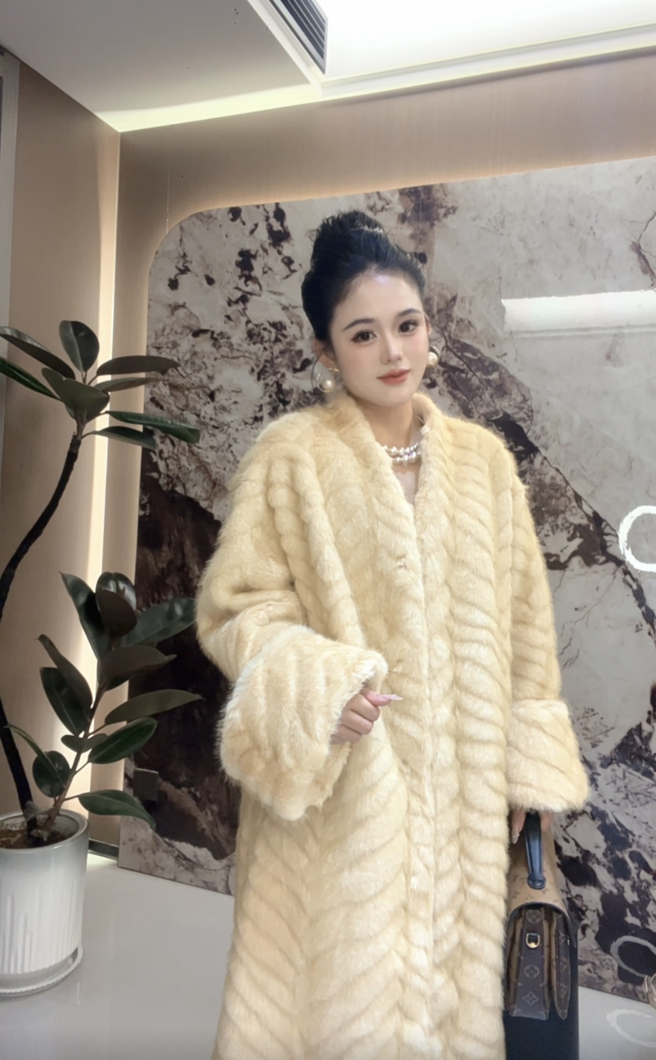 人造皮草 韩系高级感金叶貂环保毛毛外套轻奢气质