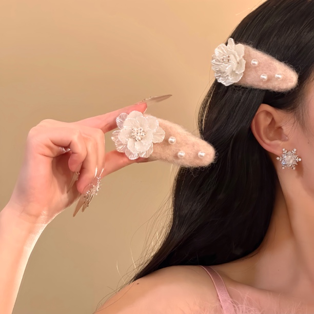 铜合金粉色毛绒花朵发夹女秋冬甜美百搭侧边夹法式浪漫头饰发饰