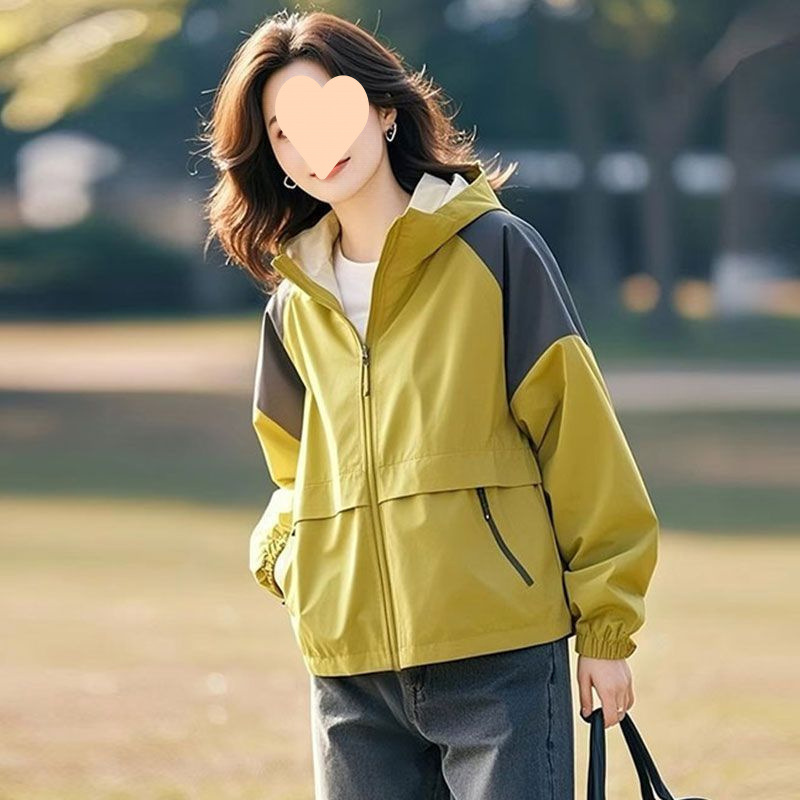 20252025拼接短款连帽火春季高级冲锋衣晒服韩版独好看外套宽松洋