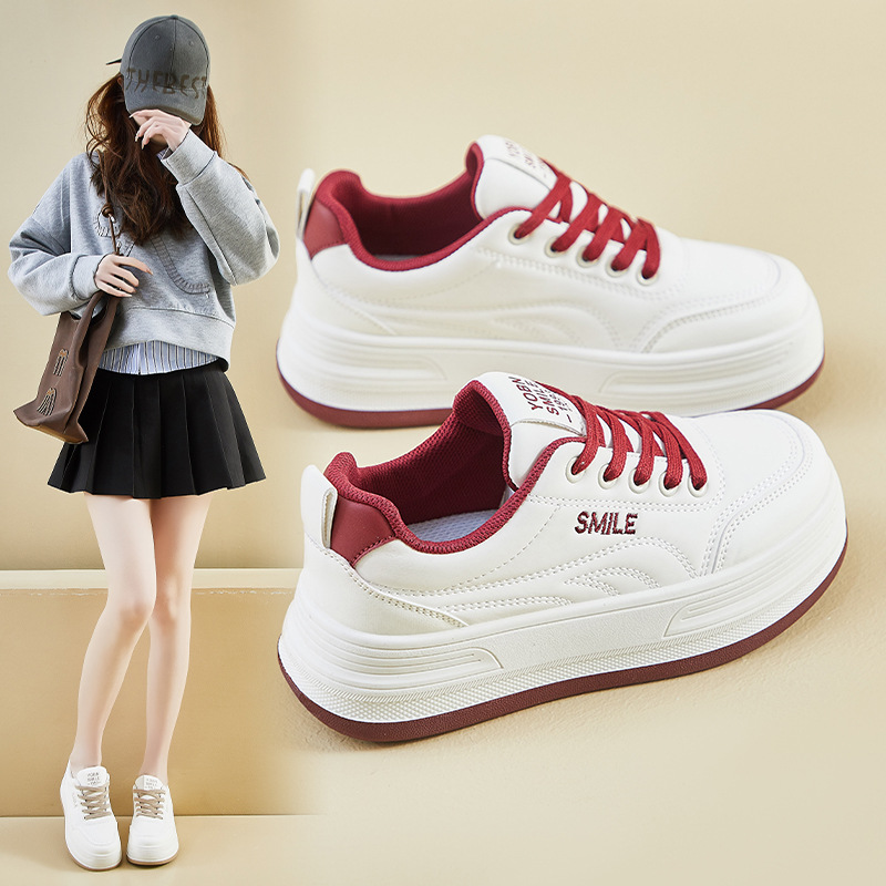 可卡芙同款小白鞋2025春秋休闲百搭网红爆款国潮多巴胺小众板鞋