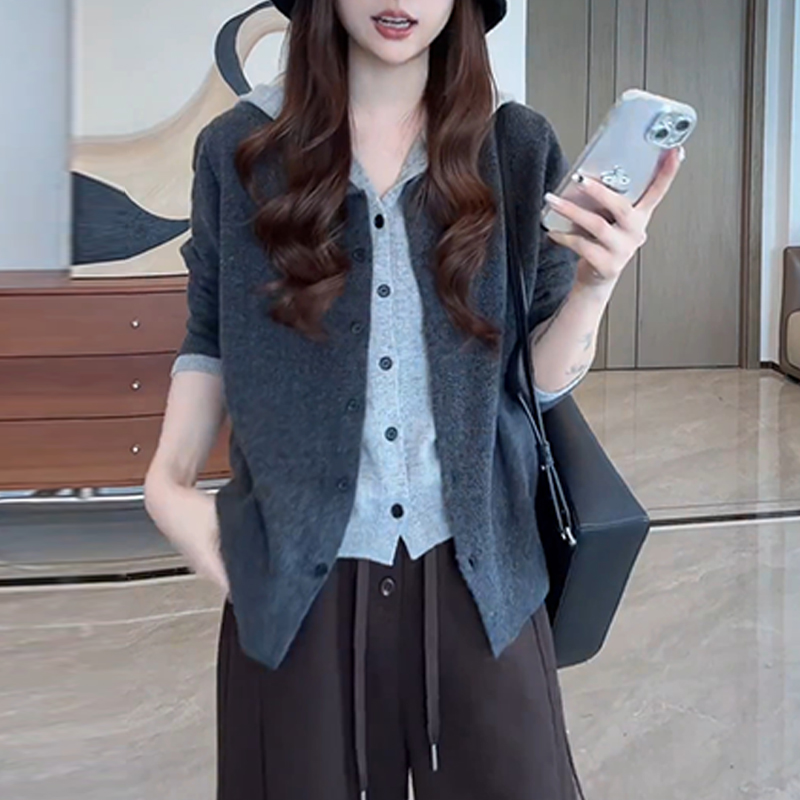 潮流连帽长袖上衣女2026秋季新款韩系高级设计感通勤百搭针织开衫