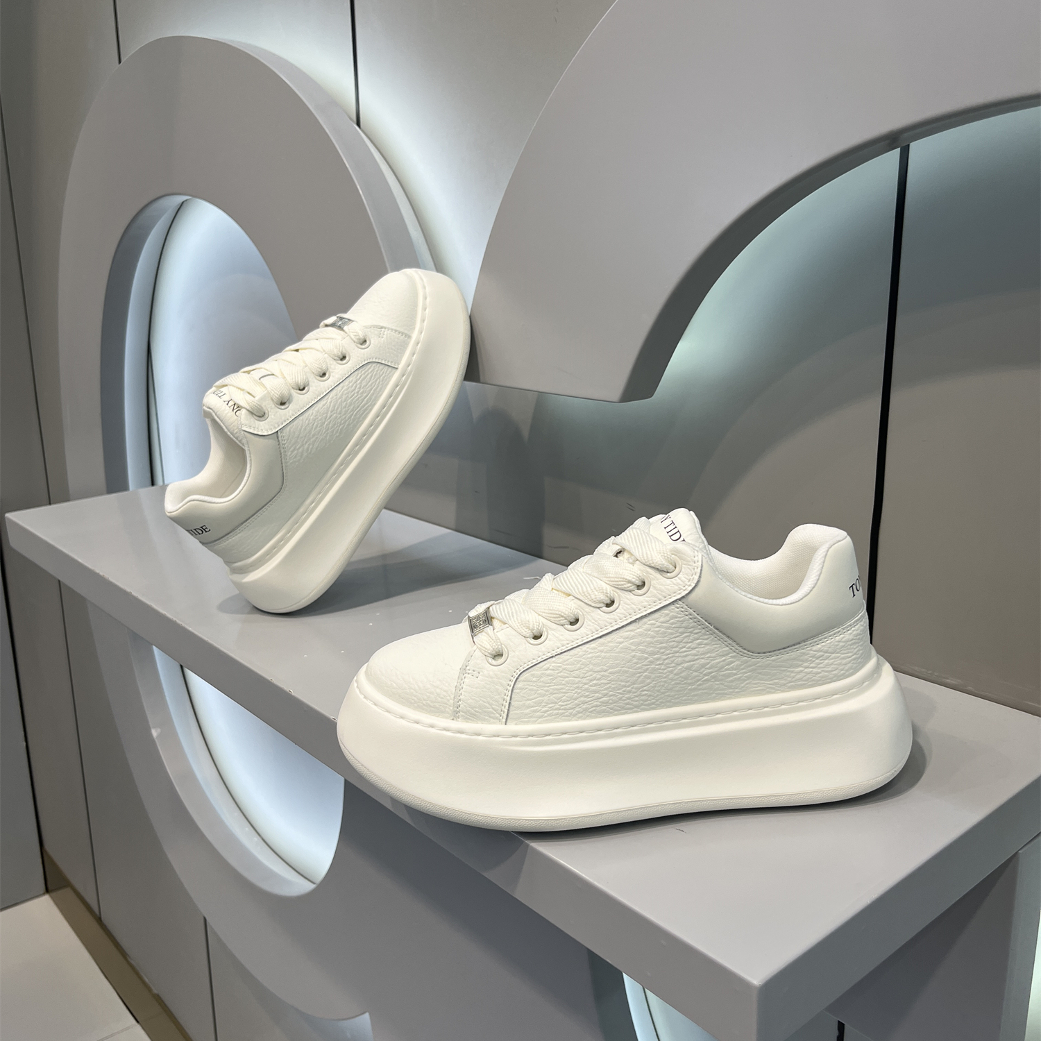 厚底小白鞋男鞋2025秋季皮面百搭ins系带时尚低帮增高运动休闲鞋