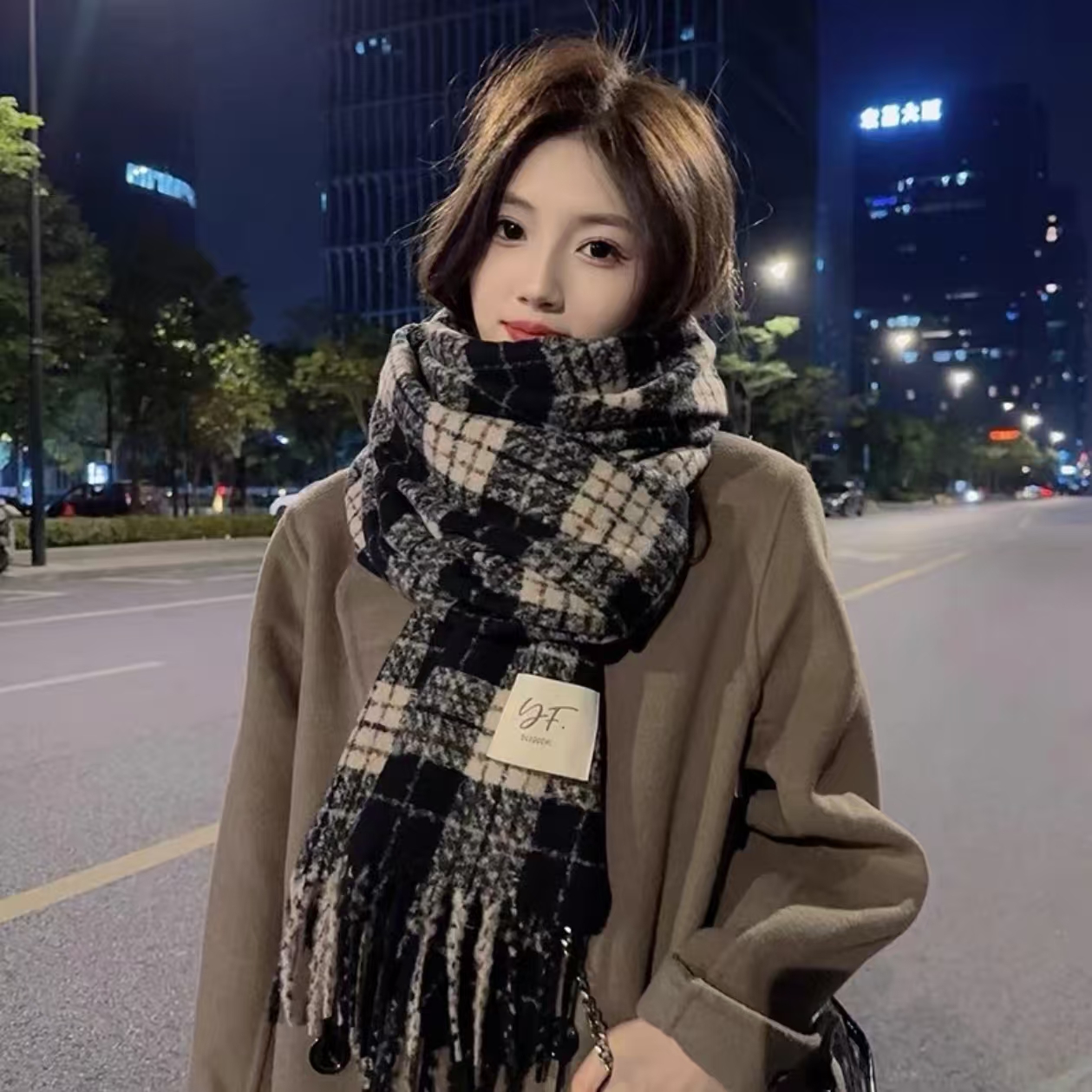 新款ins高级感围巾女秋冬季韩版时尚百搭加厚保暖纯色流苏围脖潮