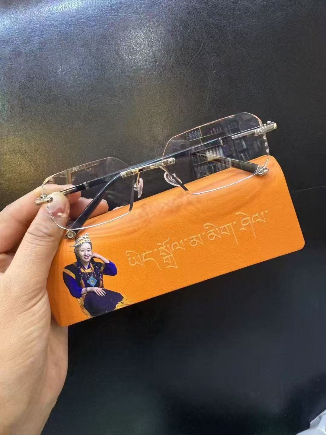 林芝卓玛同款防蓝光变色眼镜