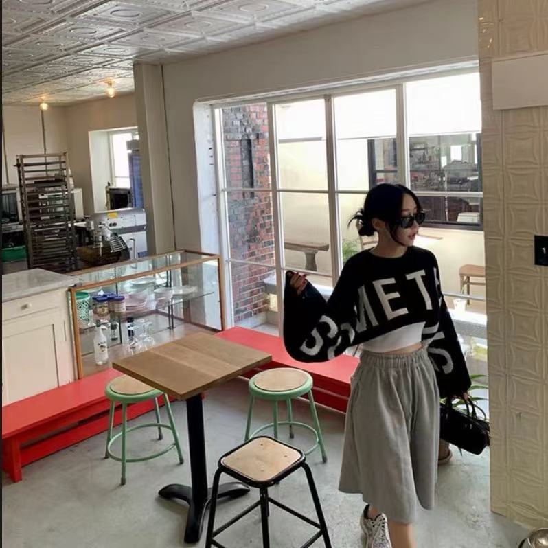 韩国字母短款毛衣女秋设计感蝙蝠长袖宽松套头针织衫披肩罩衫上衣