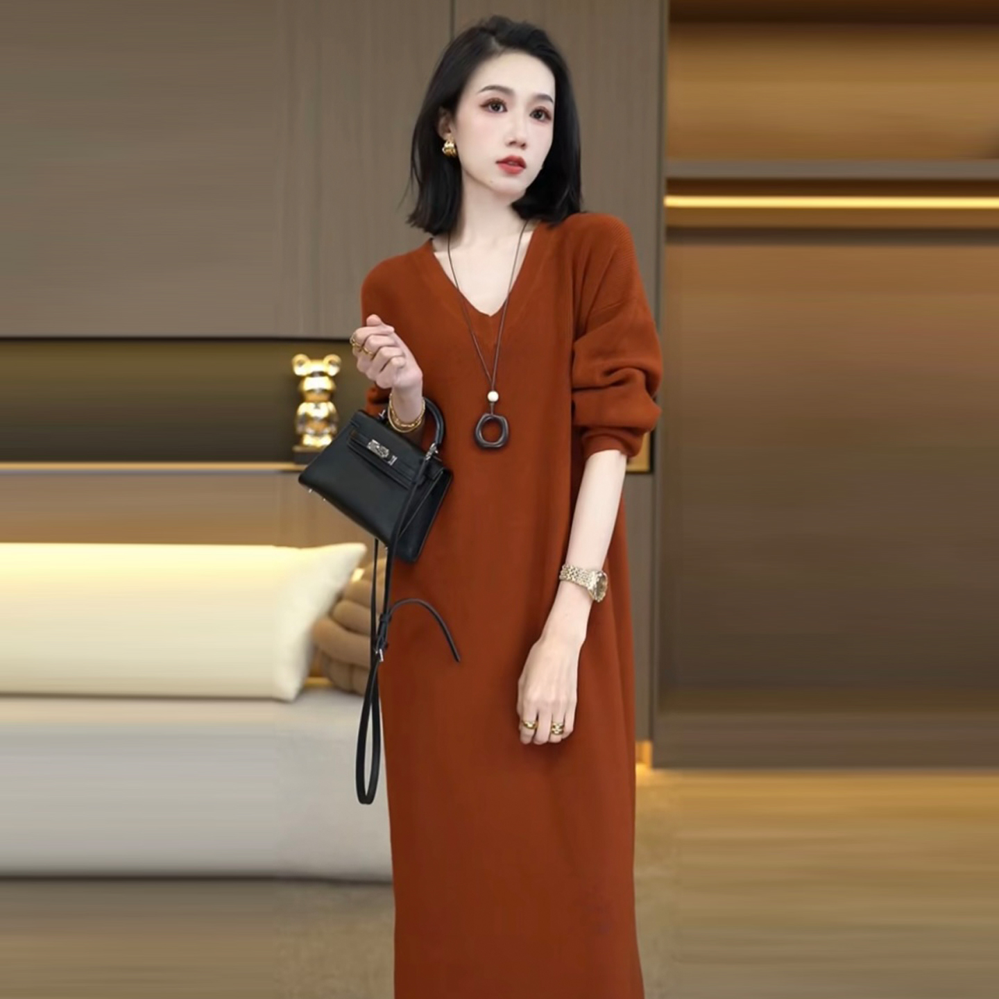 秋冬季新款气质V领中长款毛衣裙洋气时尚显瘦针织加厚连衣裙女