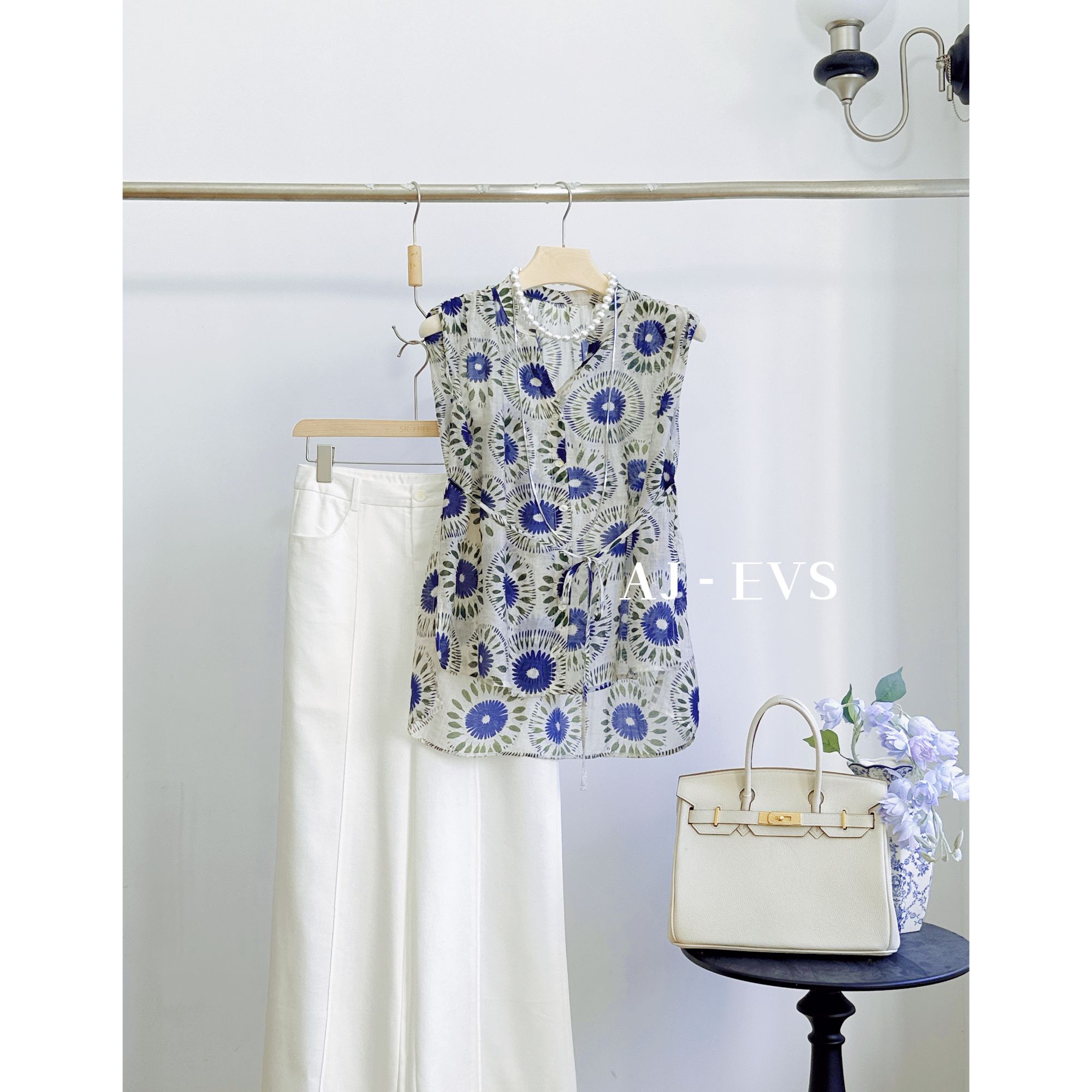 AJ-EVS【气质夏日·系腰带印花无袖夏款上衣】