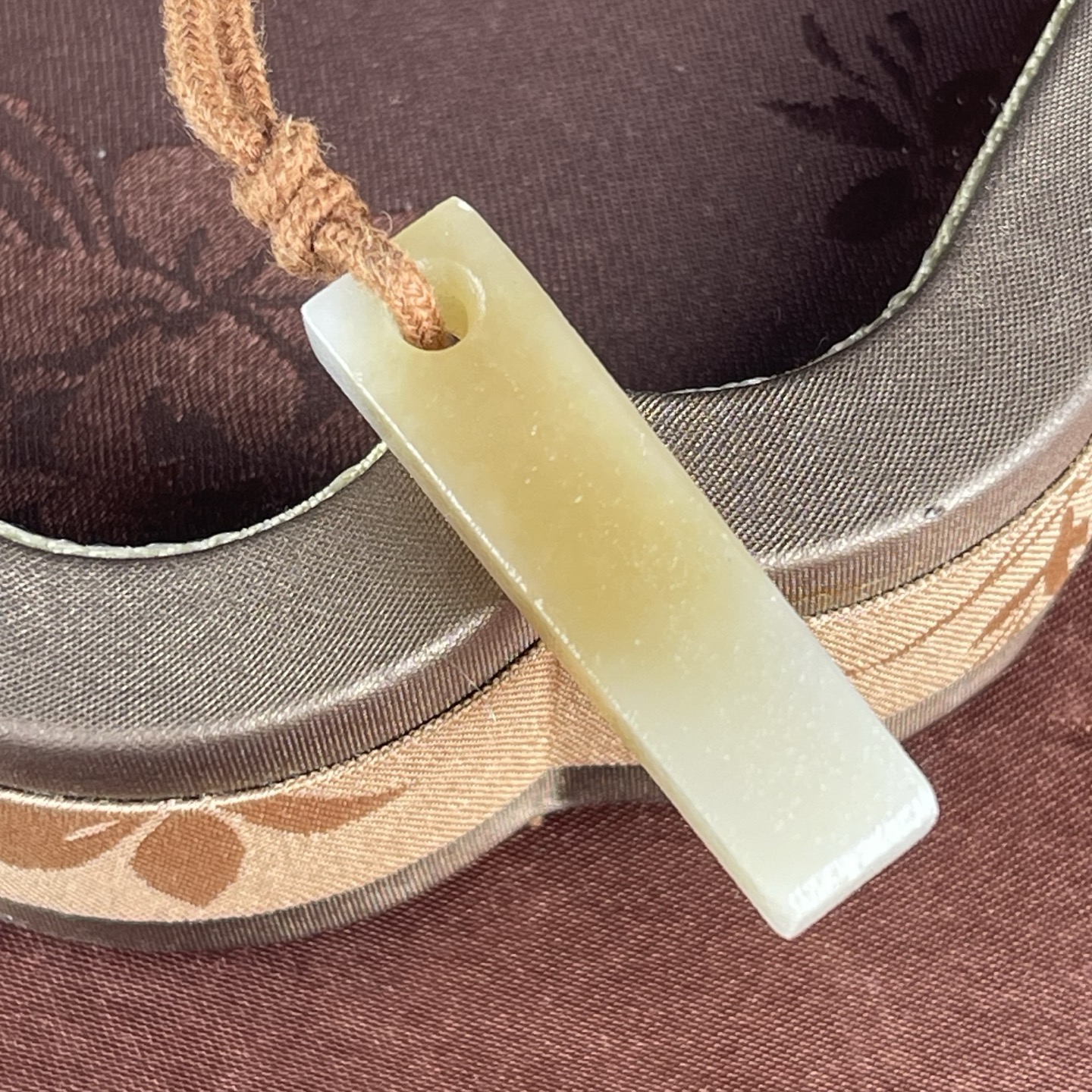 天然和田玉俏糖色平安牌无事牌吊坠小巧玉石项链挂件小孩儿童玉坠