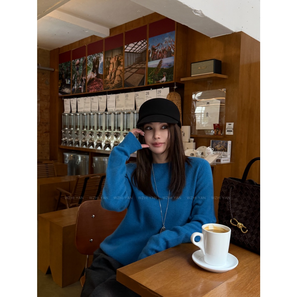 【瓦尔登湖】“100%绵羊毛"无缝一体软糯克莱因蓝舒适保暖长袖毛衣01