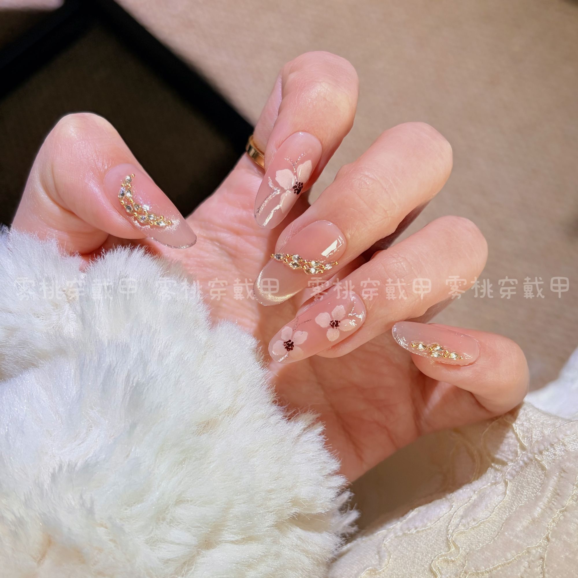 粉雾山茶｜手绘山茶花法式猫眼美甲锆石拼钻显白温柔手工美甲