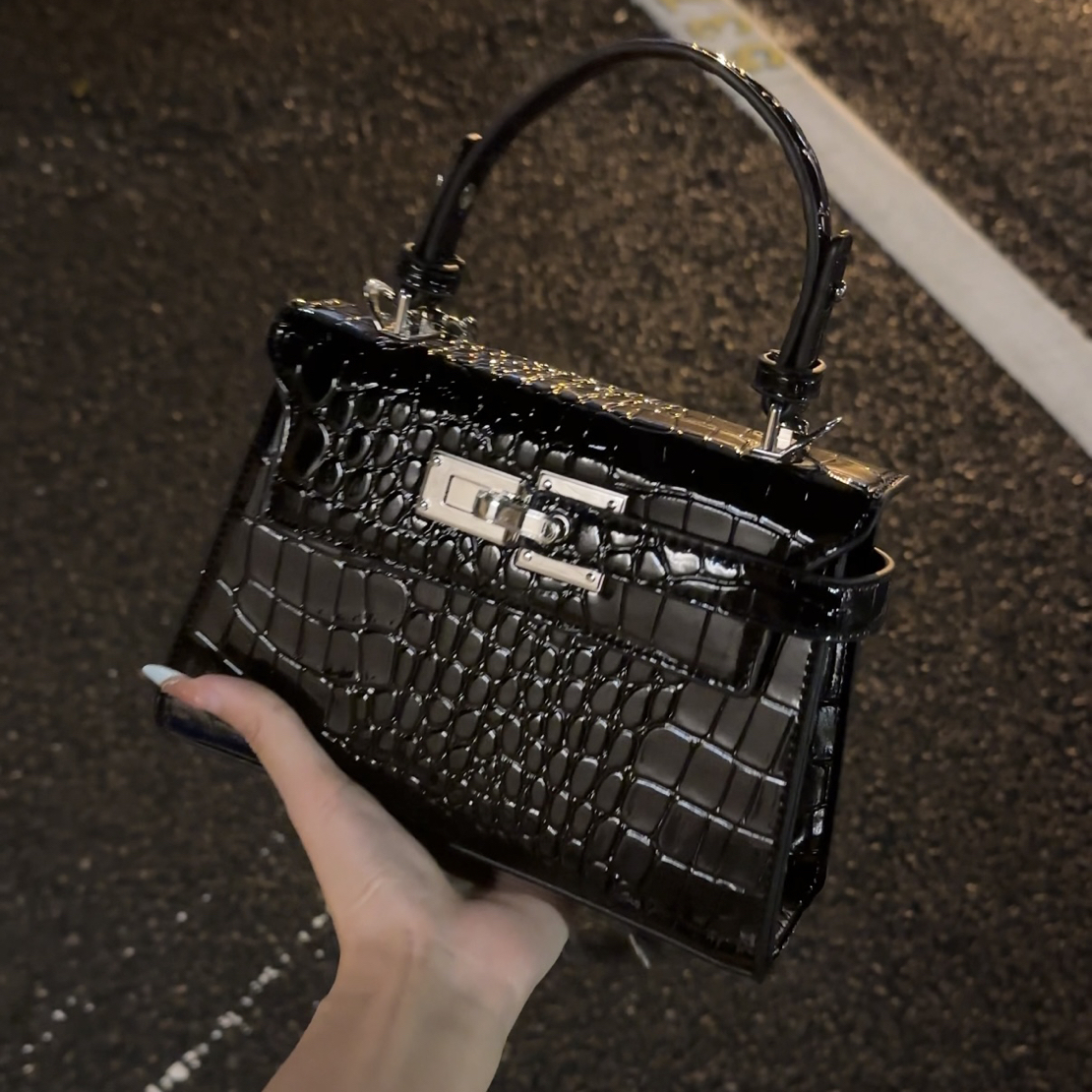 秋季新款高级感2025小众鳄鱼纹凯莉包包时尚百搭手提斜挎包通用款