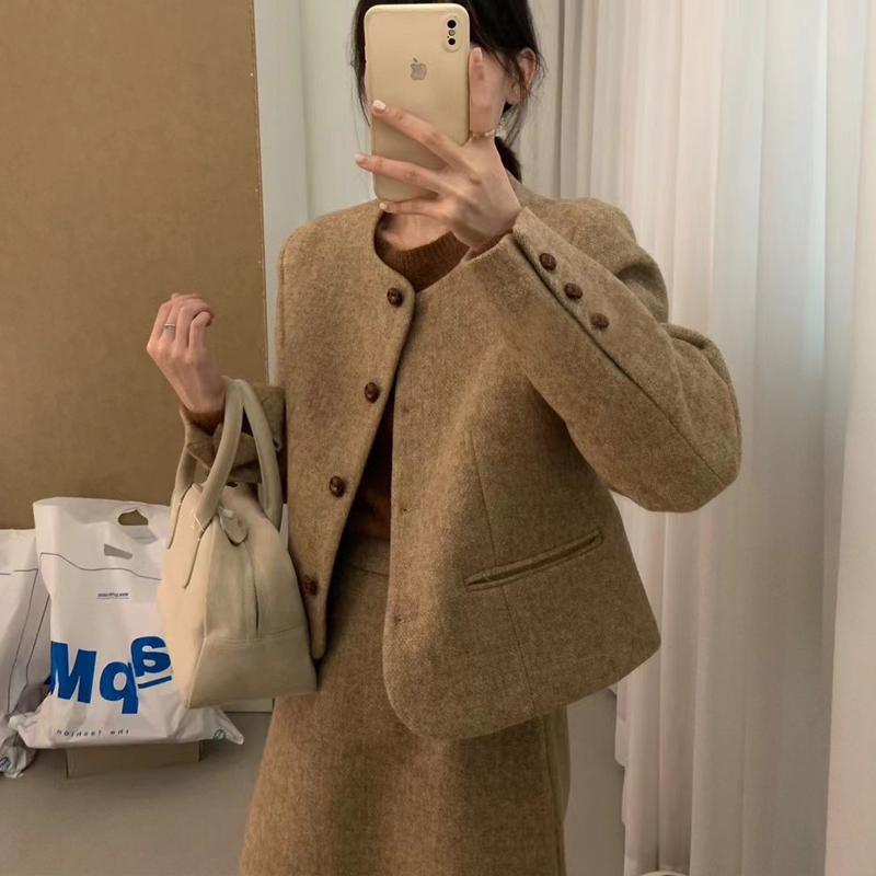 名媛风设计感小众显瘦加厚时尚套装女秋冬气质毛呢韩版外套半身裙