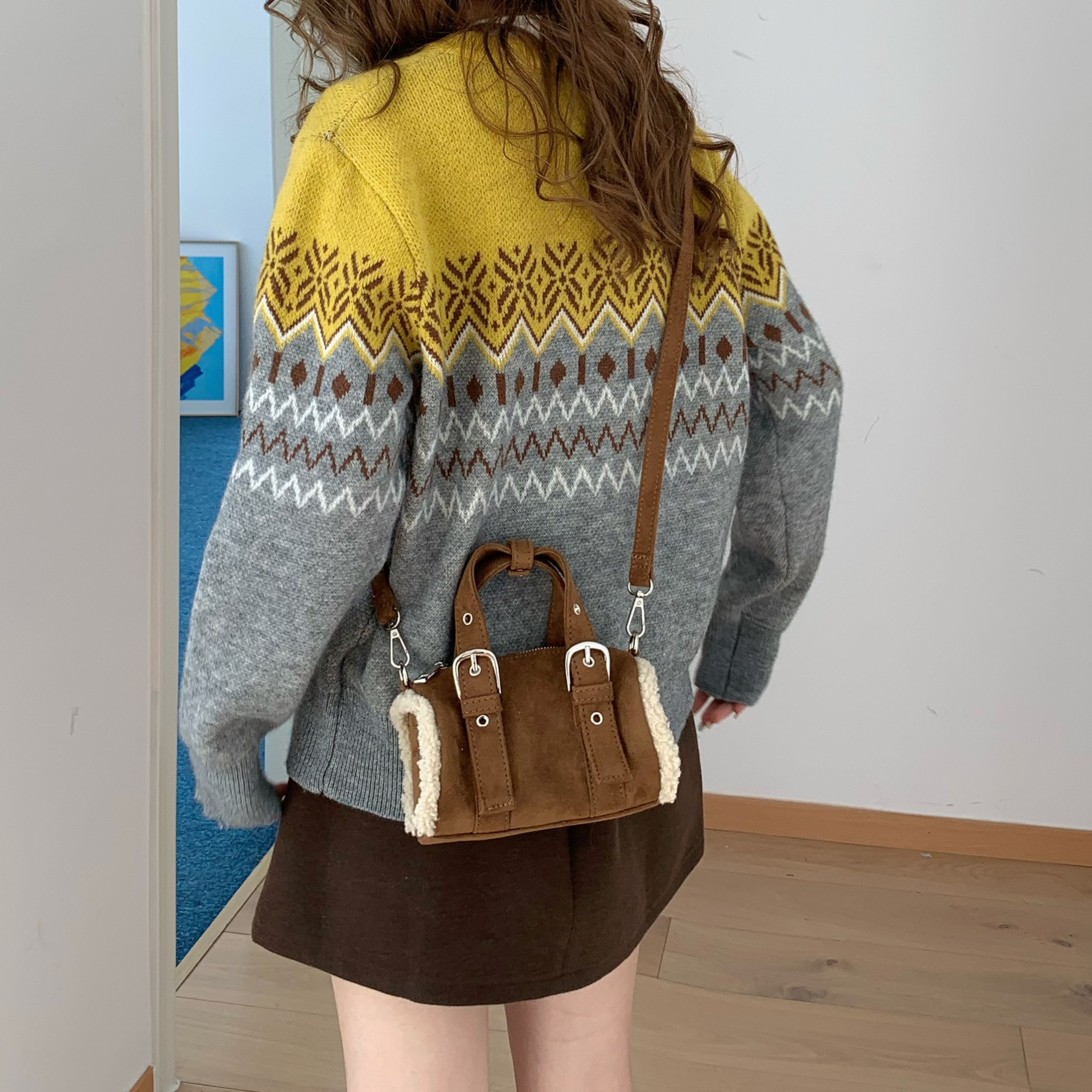 竹笋喵喵 洋气绒面小众圆筒包女2025秋冬休闲日常复古手提斜挎包